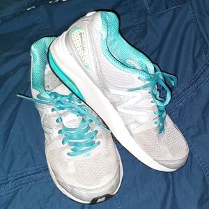 New Balance 1540 v2 size 8 shoes